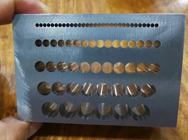 基于槍鉆的超深孔直線度誤差分析與試驗(yàn)研究